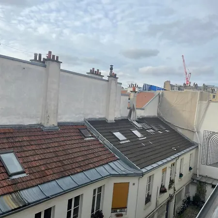 Apartment Roquette 1 *