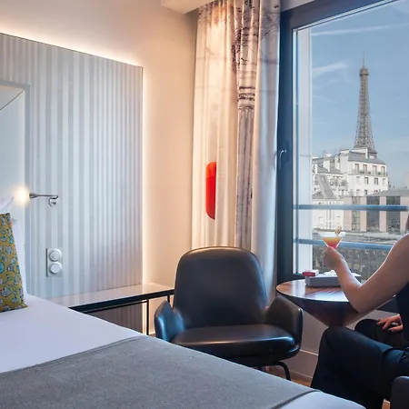 Hotel Le Parisis - Tour Eiffel 4*