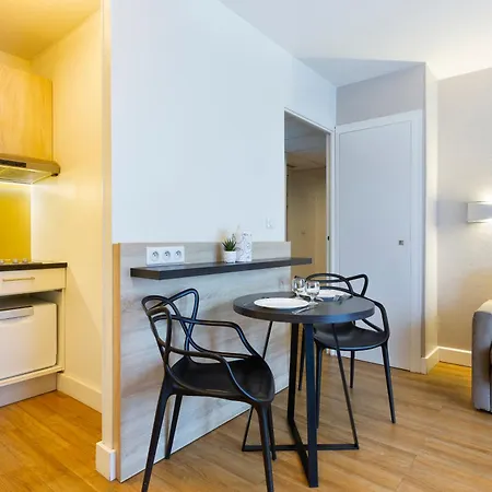 Citadines Tour Eiffel Apart-hotel 4*