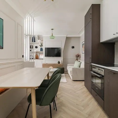 Poetic - Louvre Apartamento