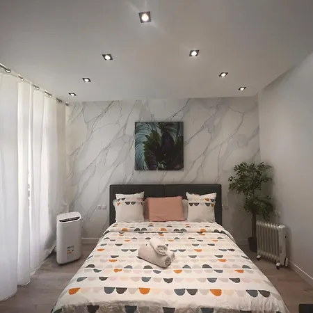 Apartment Cosy Champs-elysees - Hala Paris