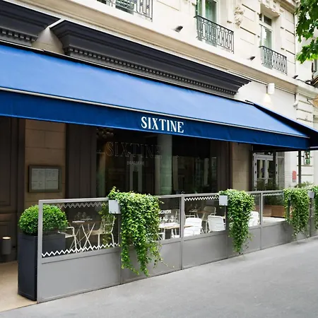 Marriott Opera Ambassador Hotel 4*