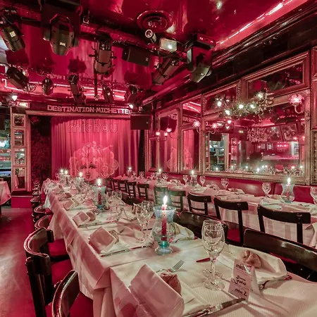 Pigalle Montmartre De 25 M2 - 2 Minutes De La Station Metro Pigalle - 2 Lits Simples Type Gigogne Pour 2 Personnes - Quartier Hypertouristique - Cabaret Moulin Rouge A 200 M, Cafe Aux Noctambules ,cabaret Chez Michou-restaurants-saunas Appartement