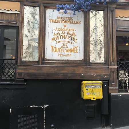 Pigalle Montmartre De 25 M2 - 2 Minutes De La Station Metro Pigalle - 2 Lits Simples Type Gigogne Pour 2 Personnes - Quartier Hypertouristique - Cabaret Moulin Rouge A 200 M, Cafe Aux Noctambules ,cabaret Chez Michou-restaurants-saunas Appartement Parijs