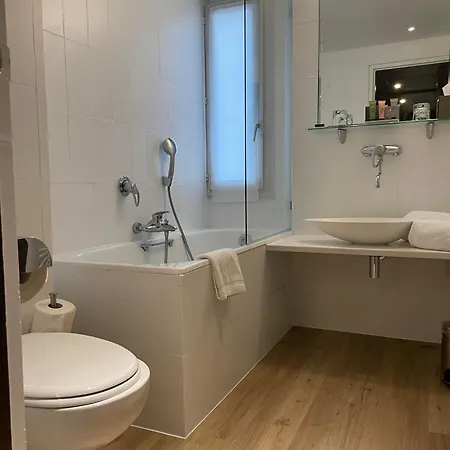 Hotel Le Pergolèse Champs Elysées Paris