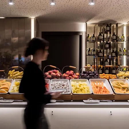 Hyatt Regency Etoile 4* Paris