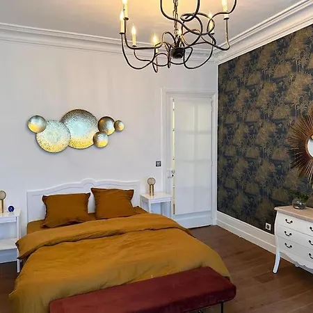 So Chic 72 Montmatre D'exception
