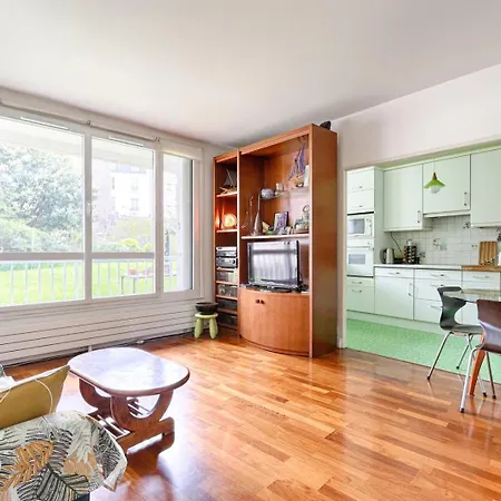 Residor - Superb In The Heart Of Paris