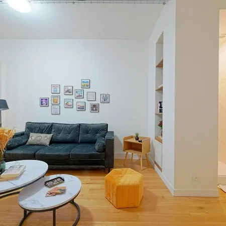 Apartament Fresh & Floral - Large Studio For 4 - Batignolles Paryż