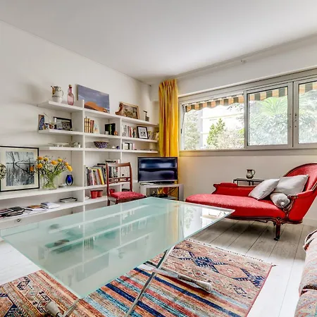 Apartment Spacieux Dans Un Quartier Paisible *