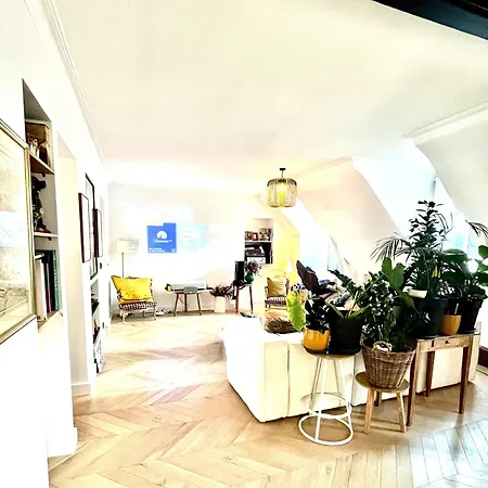Moderne A 130 M² Proche Monceau Climatise Paris