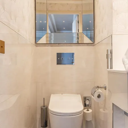 Manolita 5* Paris