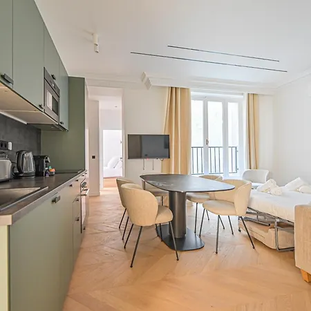 Sumptuous & Serene Parisian Flat Appartamento *