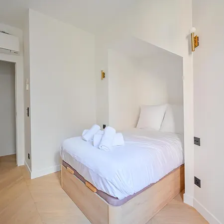 Sumptuous & Serene Parisian Flat Appartamento