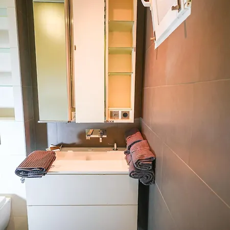Appartement Elegant Climatise De 65 M2 Avec 2 Ch *