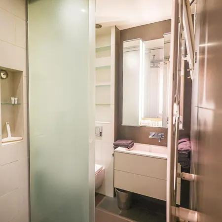 Appartement Elegant Climatise De 65 M2 Avec 2 Ch Paris