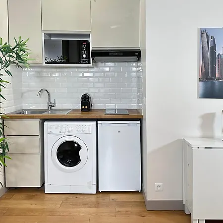 Spacious Studio In Saint-germain-des-pres Apartamento París
