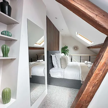 Stylish & Chic Duplex Near Eiffel Tower * Paříž