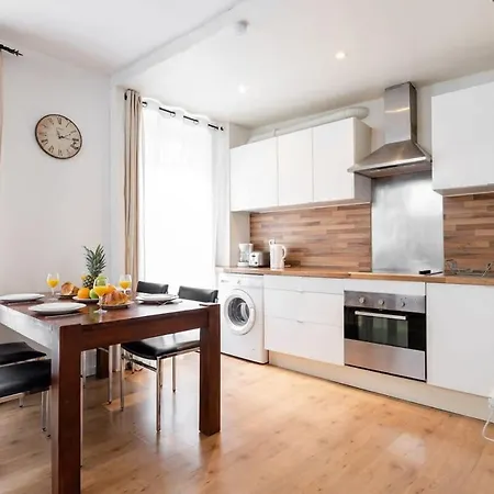 Avenue De Mars 2br Apartamento *