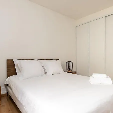 Avenue De Mars 2br Apartamento