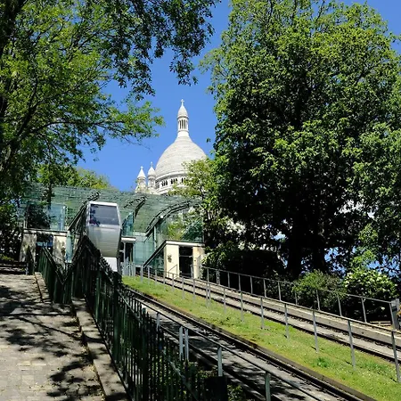 Hotel De Flore - Montmartre