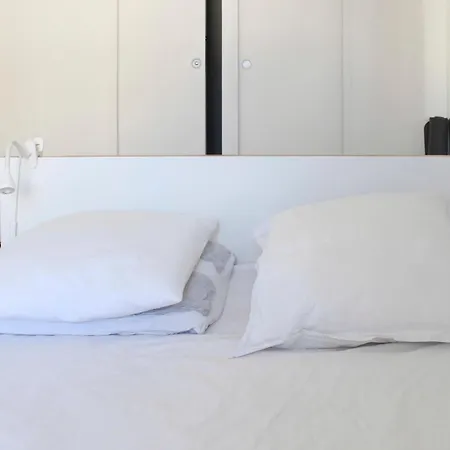 Apartment Spacious Cocoon With A Terrace View On The Canal Paris