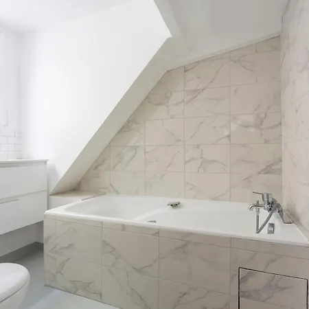 Daire Le Marais, Romantic Loft Apartment! Min 31 Nights From June To December