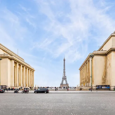 Veeve - Postcards From The Eiffel Tower Apartment *