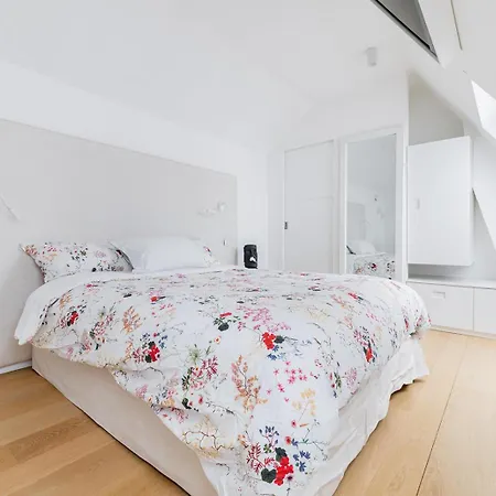 Duplex Au Calme Dans Le Quartier Latin Paris