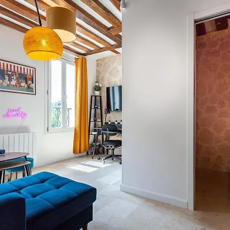 Apartment At Place Bastille Near Metro And Maris Modern Comfort In The Heart Of Parisian History Paris