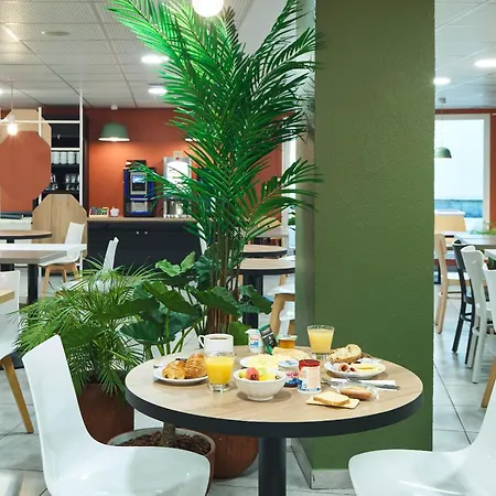 Porte De La Hotel Paris