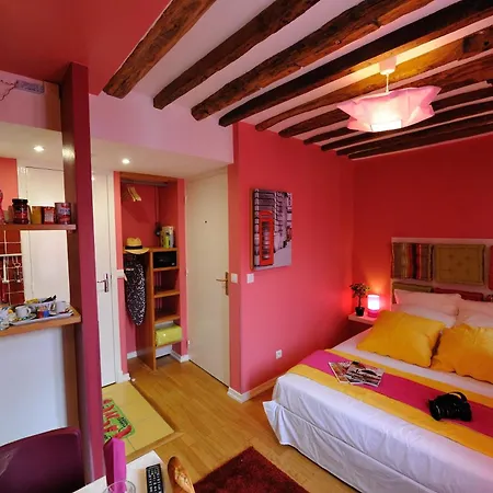 Appartamento Les Patios Du Marais 1 *