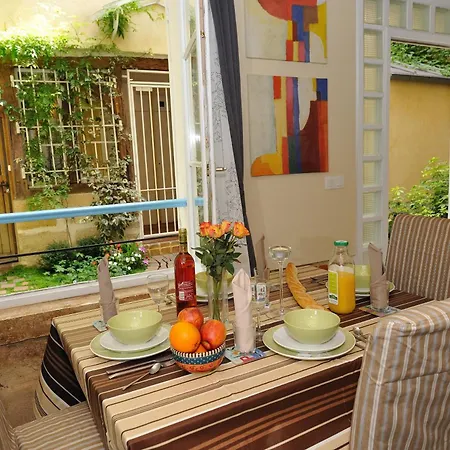 Les Patios Du Marais 1 פריז