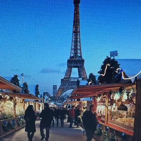 5 Minutes Village Olympique Tour Eiffel 巴黎