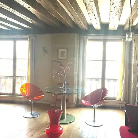 Apartment Saint-paul Le Marais Paris