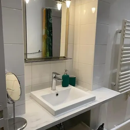 2 Pieces Parisien A 10 Min De Montmartre Apartman *