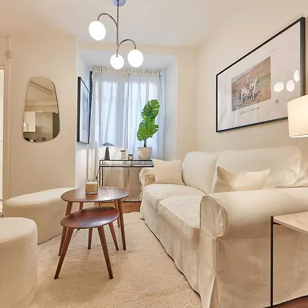 Classy 2bd-4p - Eiffel Tower Apartment
