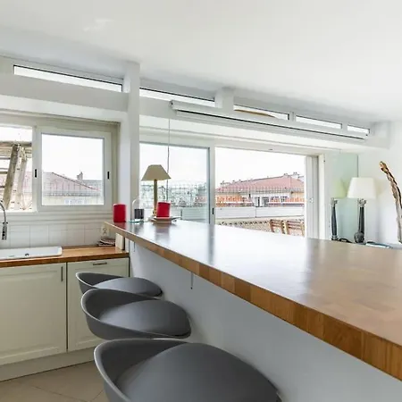 Vaugirard Lecourbe 2br Avec Balcon 巴黎