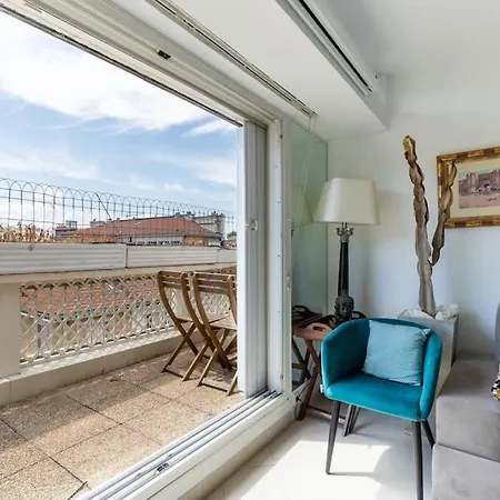 Vaugirard Lecourbe 2br Avec Balcon 公寓 *