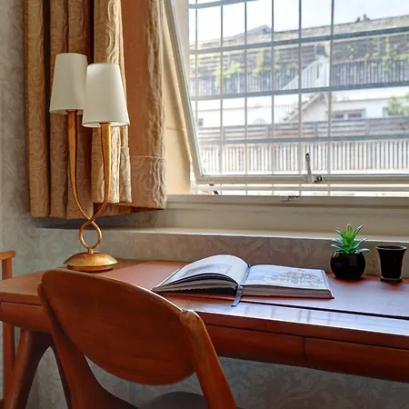 شقة Eiffel Tower - 1br With Balcony - Cityapartmentstay *