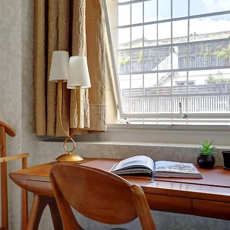 شقة Eiffel Tower - 1br With Balcony - Cityapartmentstay باريس