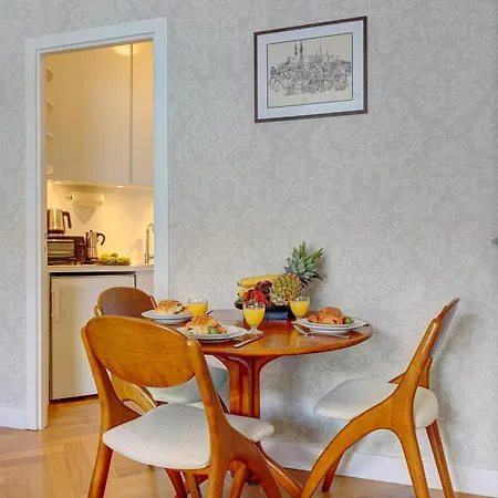 شقة Eiffel Tower - 1br With Balcony - Cityapartmentstay