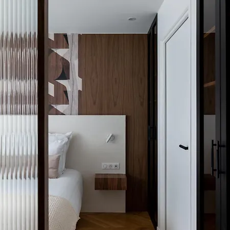 The Place To Be - 3 Bedrooms With Airco Apartamento