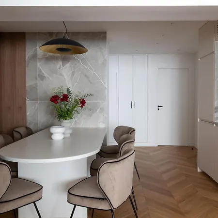 The Place To Be - 3 Bedrooms With Airco