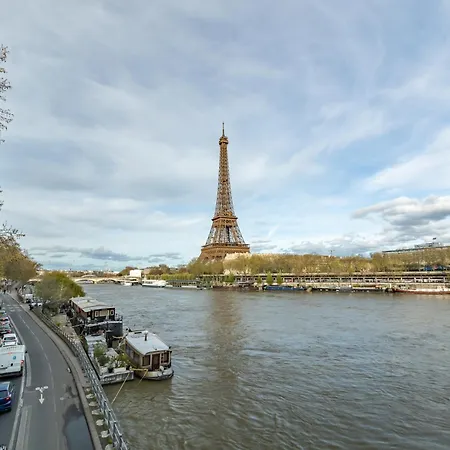 Romanctic Loft Near Eiffel Tower