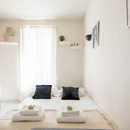 1 Bedroom Ideally Located Only 1 Minute To The Metro In Montmartre Neighbourhood 巴黎