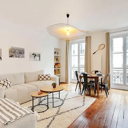 Exceptional Location Charme Parisien