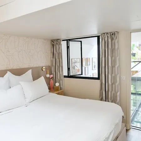 2 Bd Chic Loft, Historic Charm & Modern Amenities باريس