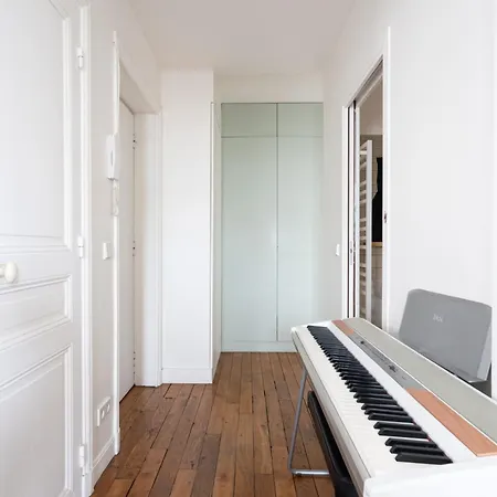 2 Bd Lovely Facing Canal St Martin Sleeps 6 Apartman