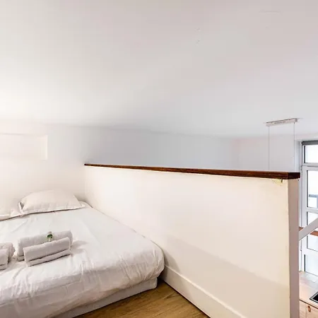Disponible - - Equipped Souplex - From 1 To 6 Guests Appartement Parijs